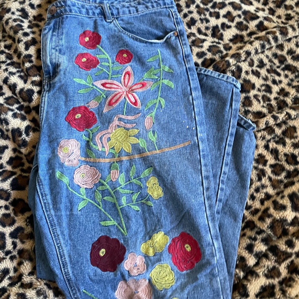 ASOS x ALICE AND YOU US SIZE 20 DENIM JEANS WITH FLOWER EMBROIDERY